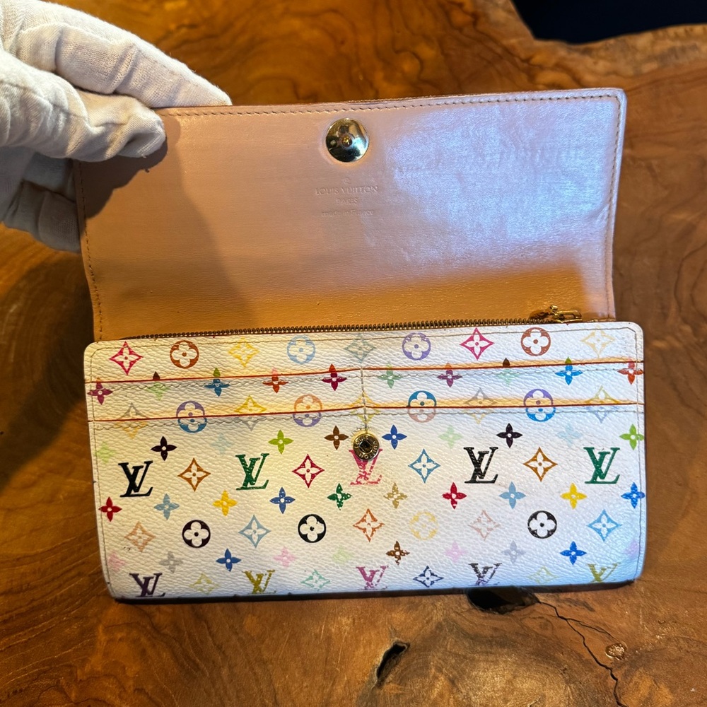 Louis Vuitton Monogram Multicolor
Portefeiulle Sarah Long Wallet 2008 - Picture 13 of 17